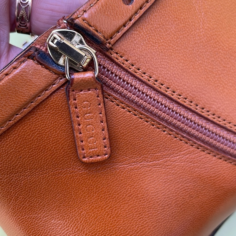 Vintage bright caramel/gold Gucci all leather booties with dust bag - Picture 12 of 15
